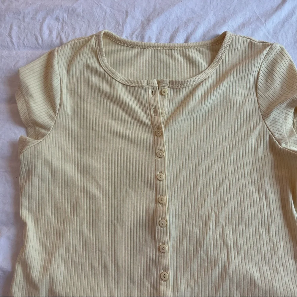 Cream Button-Up Ribbed Top - Picture 3 of 3
